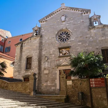 Victory-1 By Interhome *